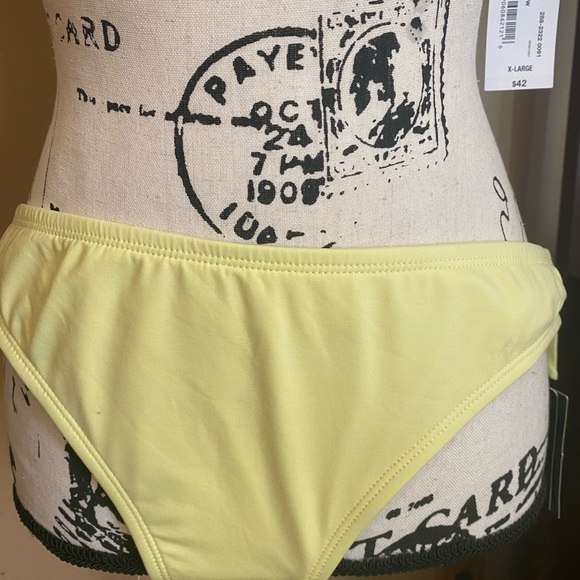 💙SOLD💙2 PIECE YELLOW SWIMSUIT SIZE XL - Picture 9 of 10